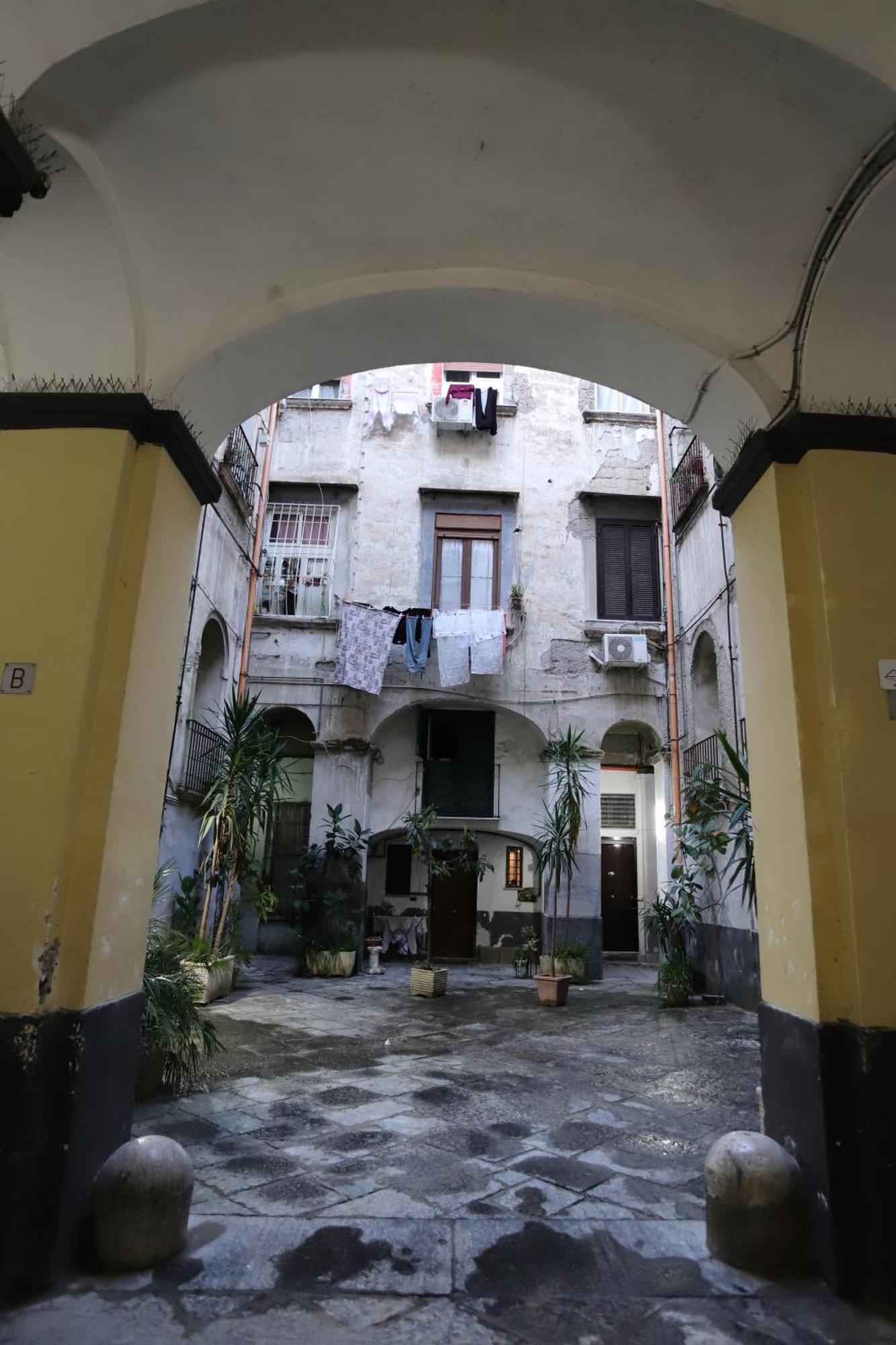 Tammurriata Nera Bedroom Naples Exterior photo