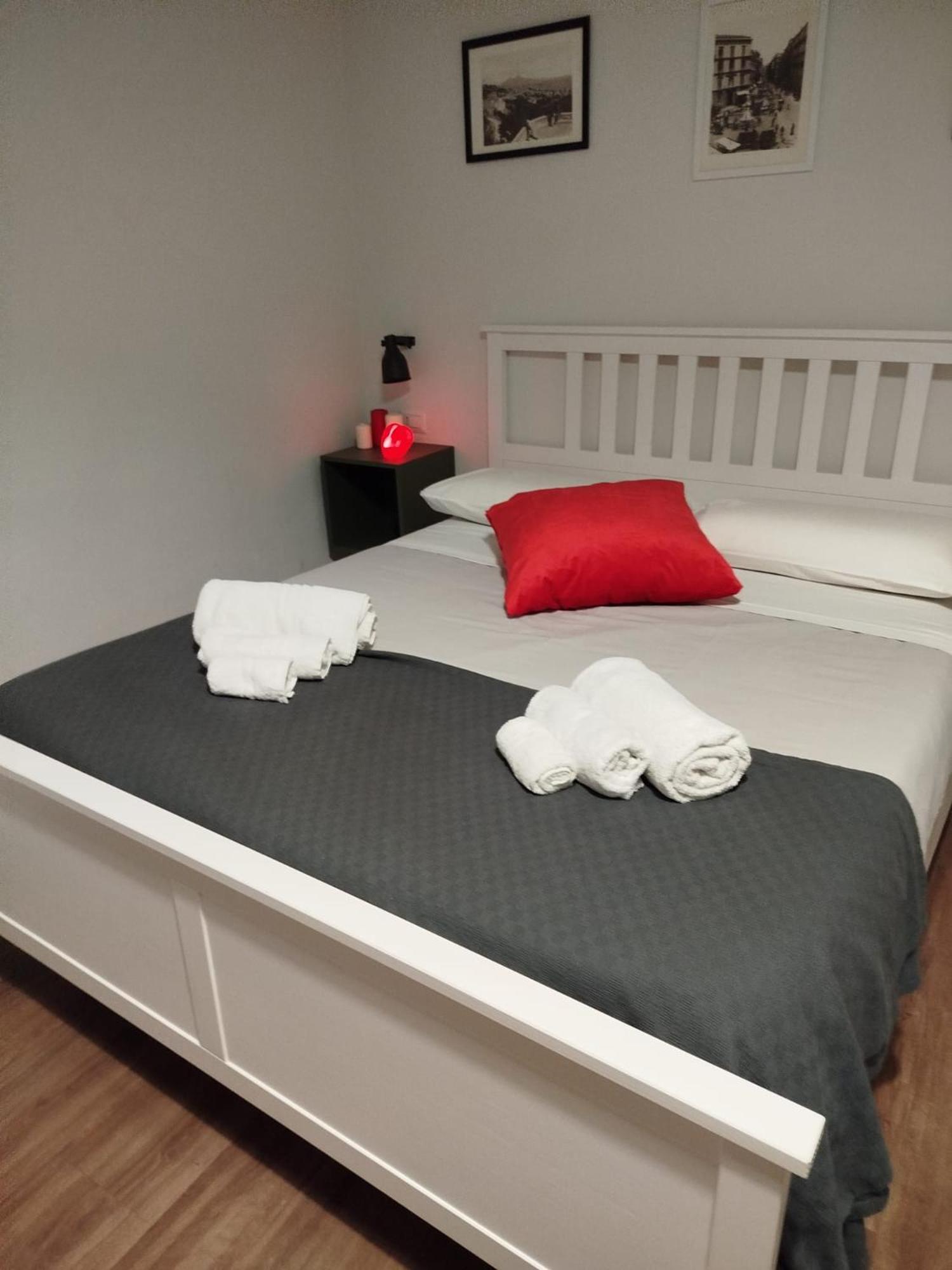 Tammurriata Nera Bedroom Naples Exterior photo